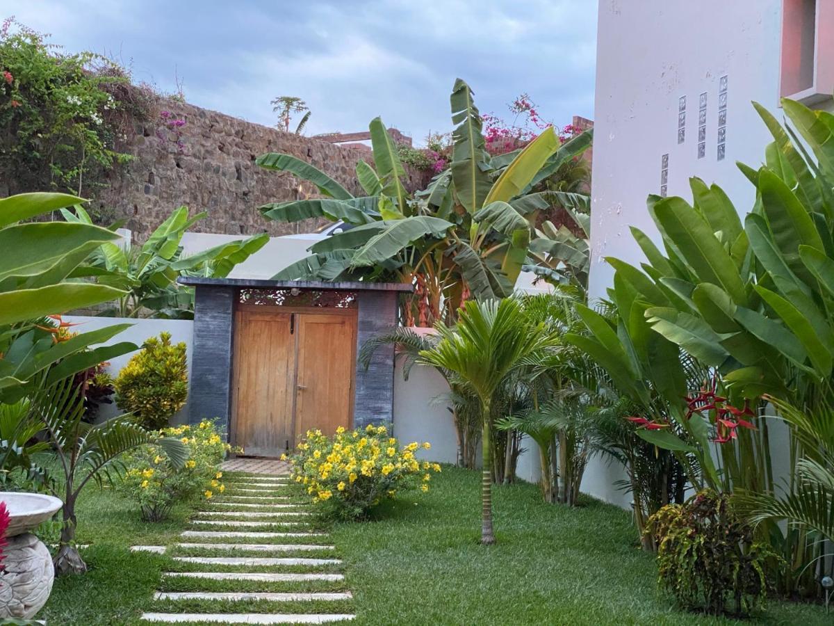 Villa Kintana Naka Hell-Ville Exterior photo